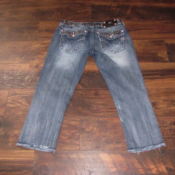 Miss Me Jeans Size 28 Signature Cuffed Capri studded embellished distressed - Picture 4 of 12